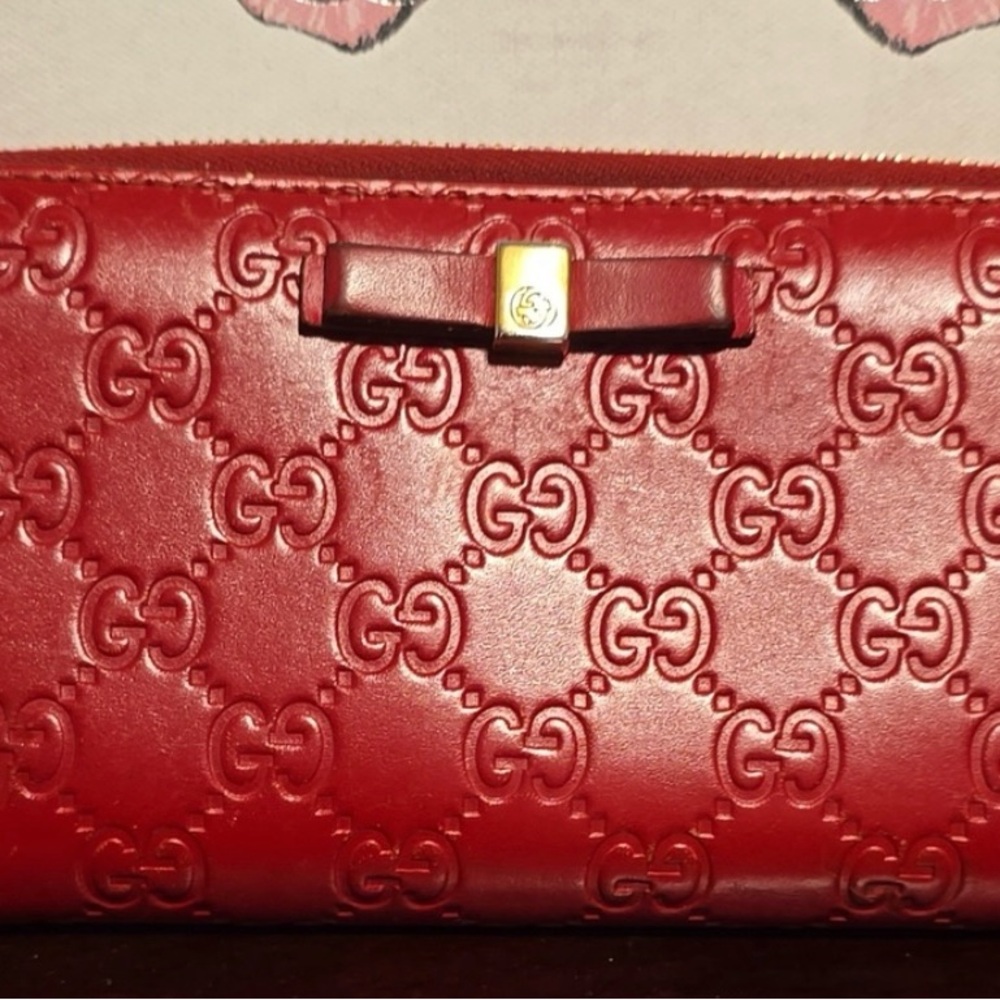 Gucci red Authentic wallet LS - Picture 2 of 9